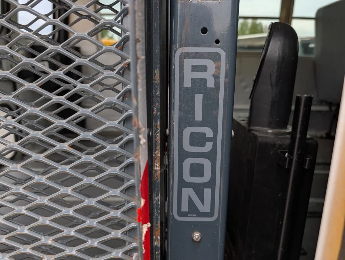 2009 Chevrolet 3500 ADA Diesel - Image 23