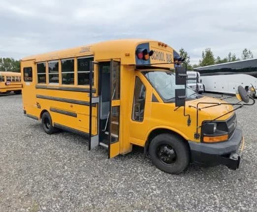 2009 Chevrolet 3500 ADA Accessible - Image 2