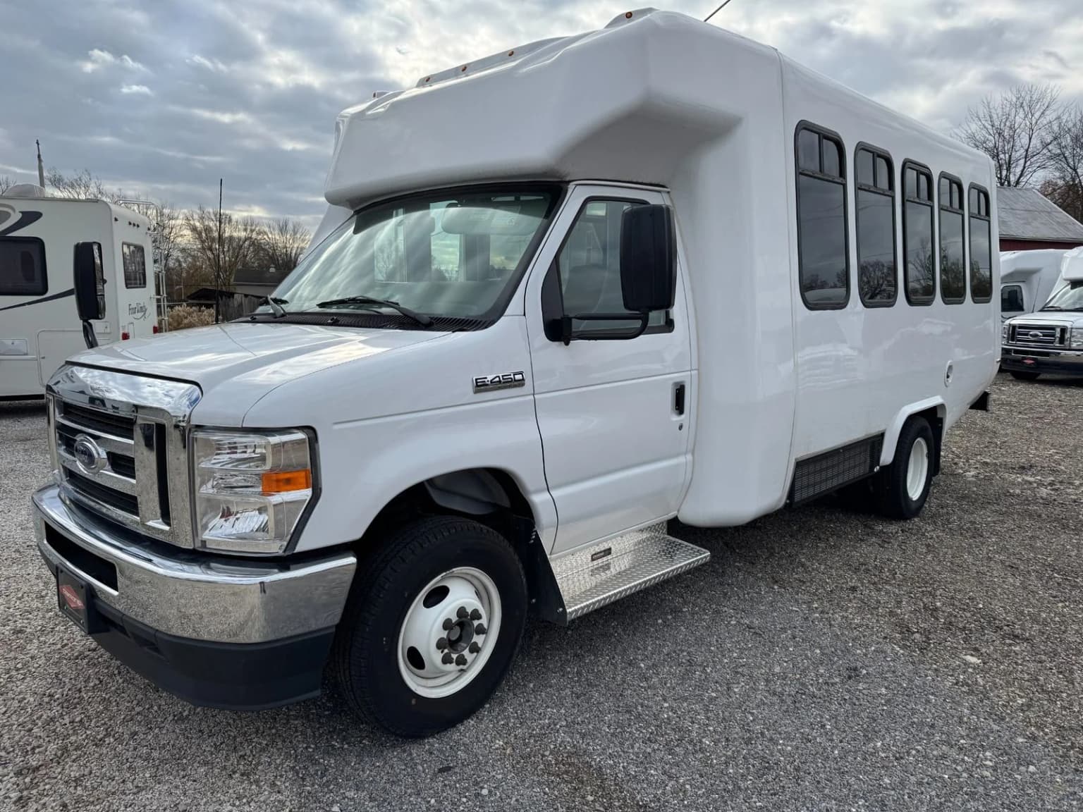 2025 Ford E350 bus