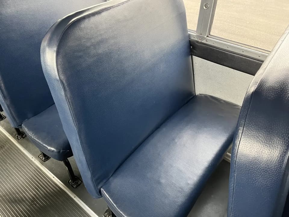 2012 Blue Bird All American - Image 9