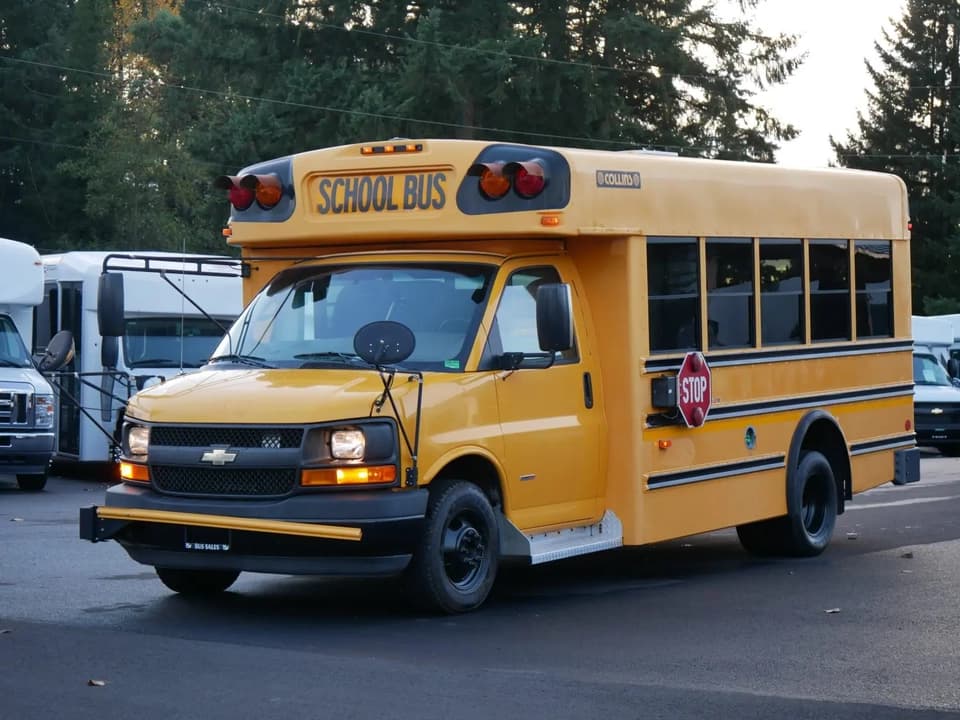 2007 Collins Bus Super Bantam - Image 2
