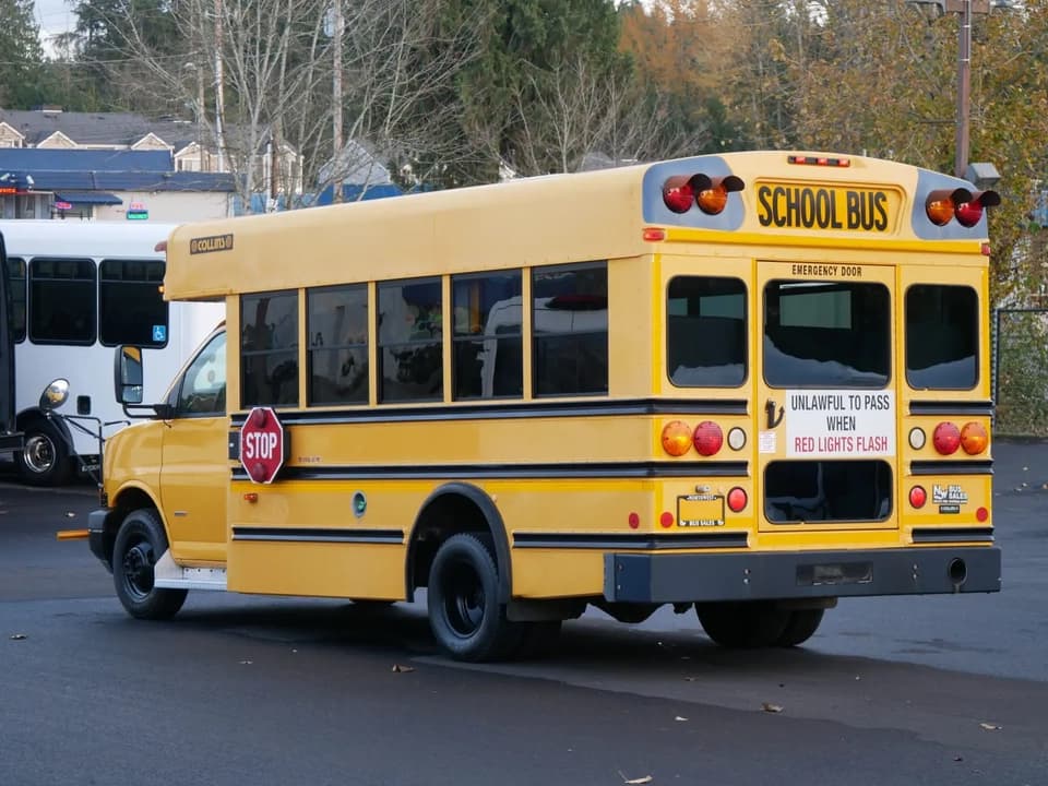 2007 Collins Bus Super Bantam - Image 4