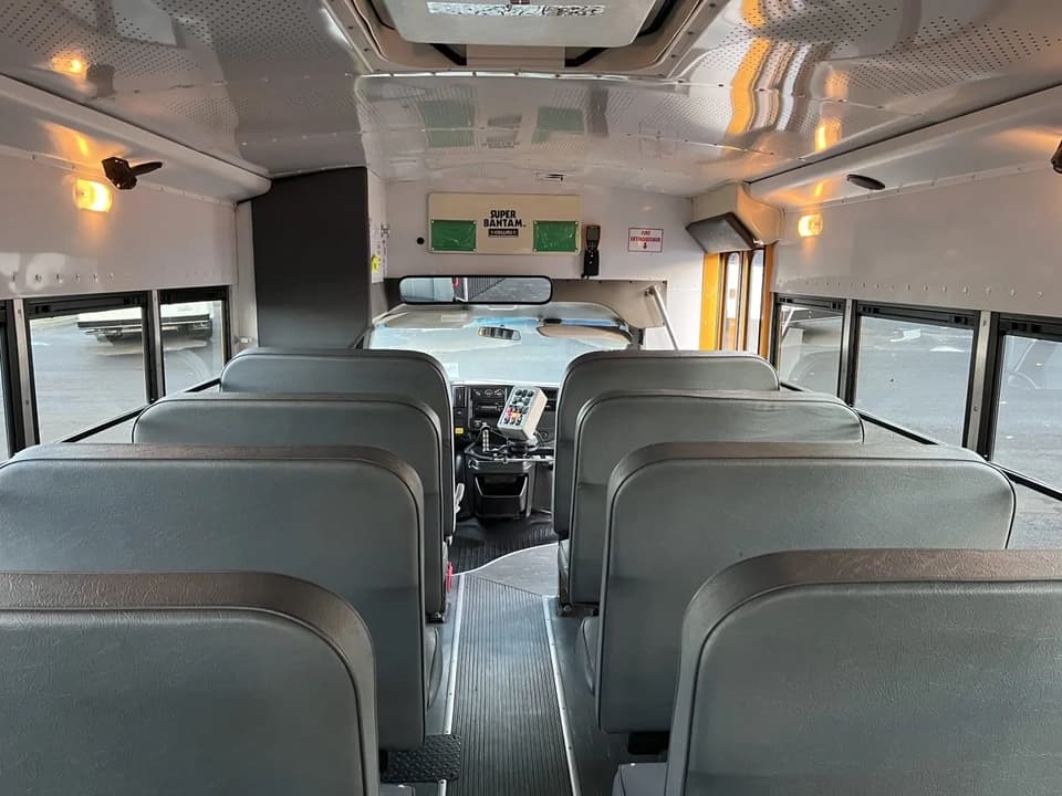 2007 Collins Bus Super Bantam - Image 8