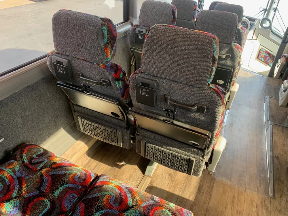 1999 MCI 102-EL3 Coach Bus - Image 13