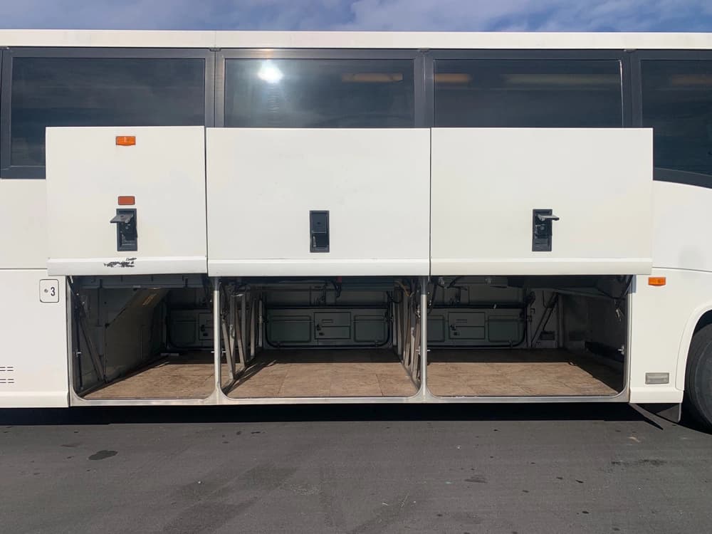 1999 MCI 102-EL3 Coach Bus - Image 16