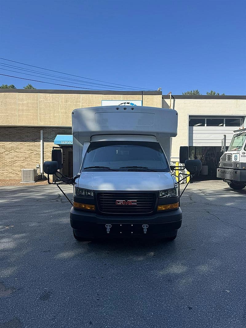 2025 Collins Unknown Cutaway - Image 2