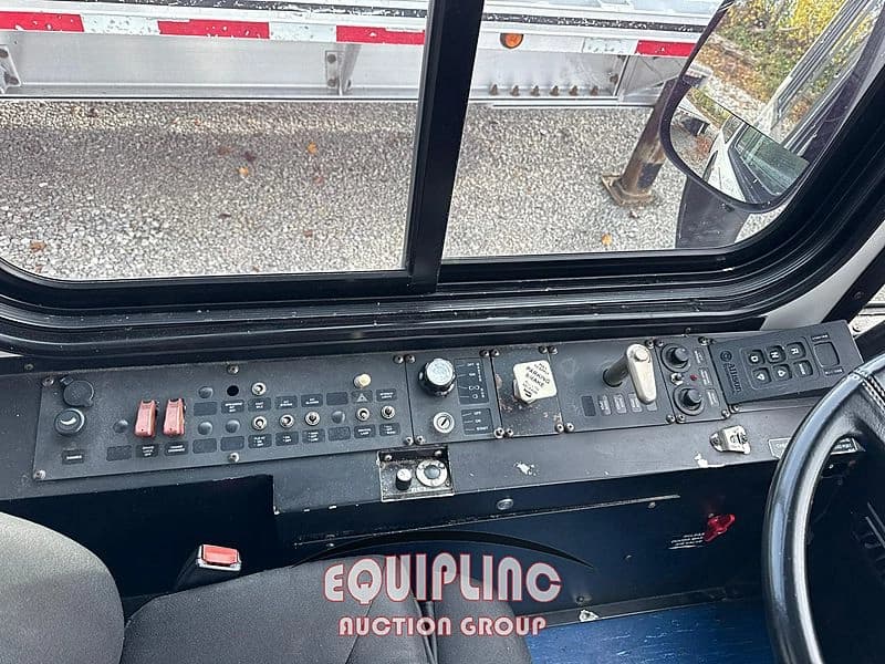 2016 Cummins 6.7 Shuttle Bus - Image 11