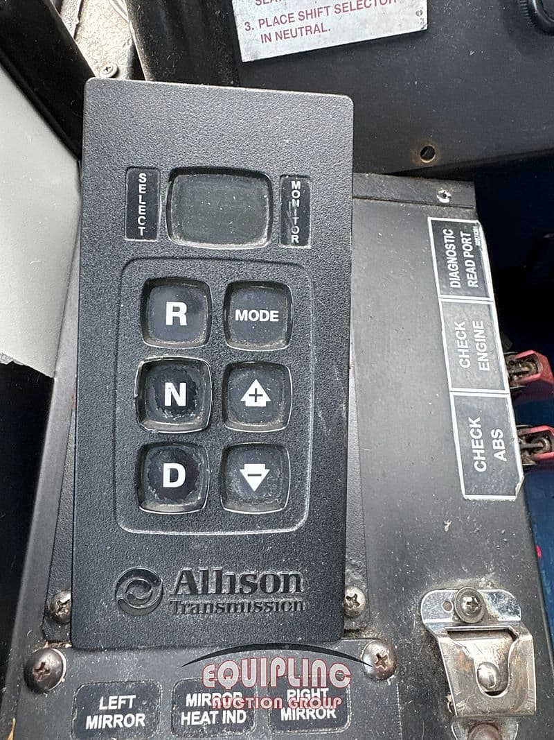 2016 Cummins 6.7 Shuttle Bus - Image 12