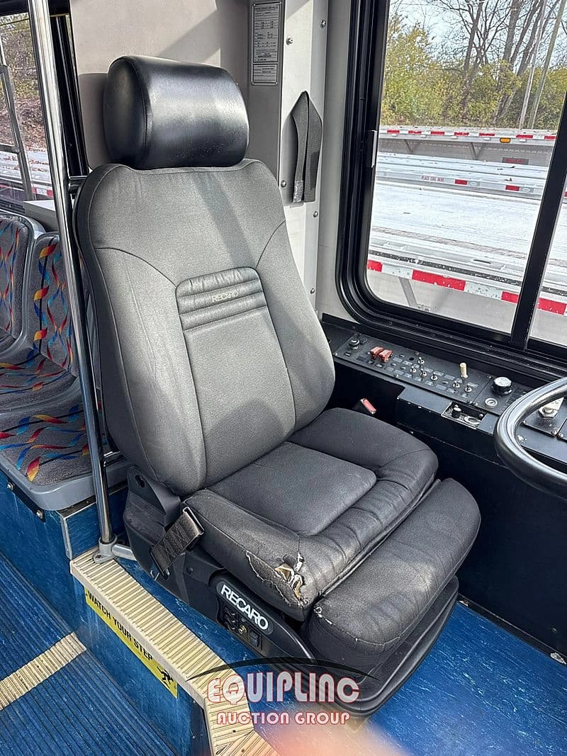 2016 Cummins 6.7 Shuttle Bus - Image 14