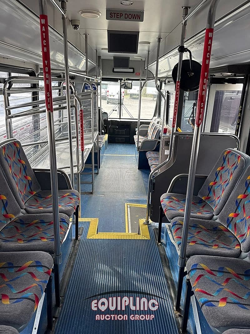 2016 Cummins 6.7 Shuttle Bus - Image 18