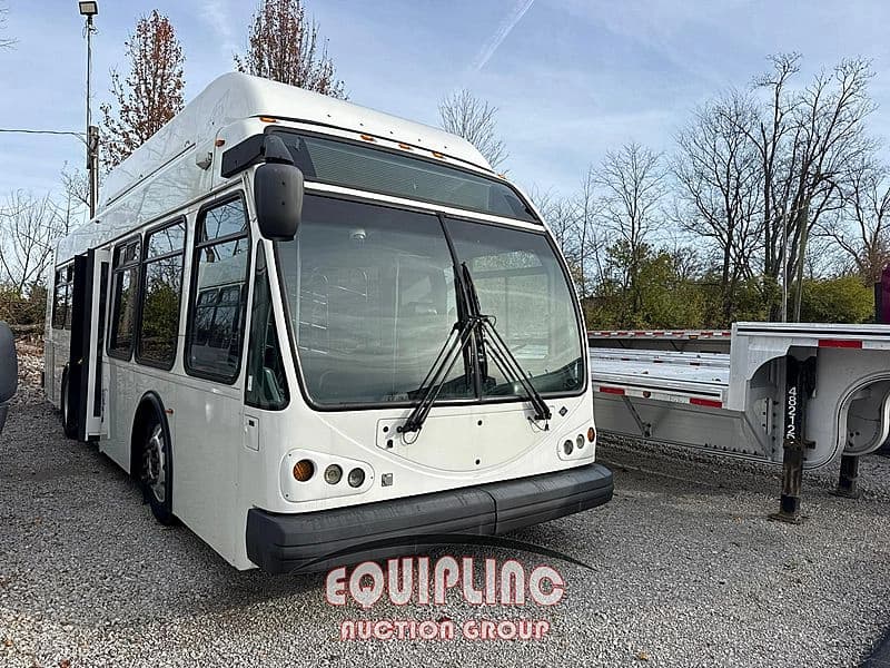 2016 Cummins 6.7 Shuttle Bus - Image 3
