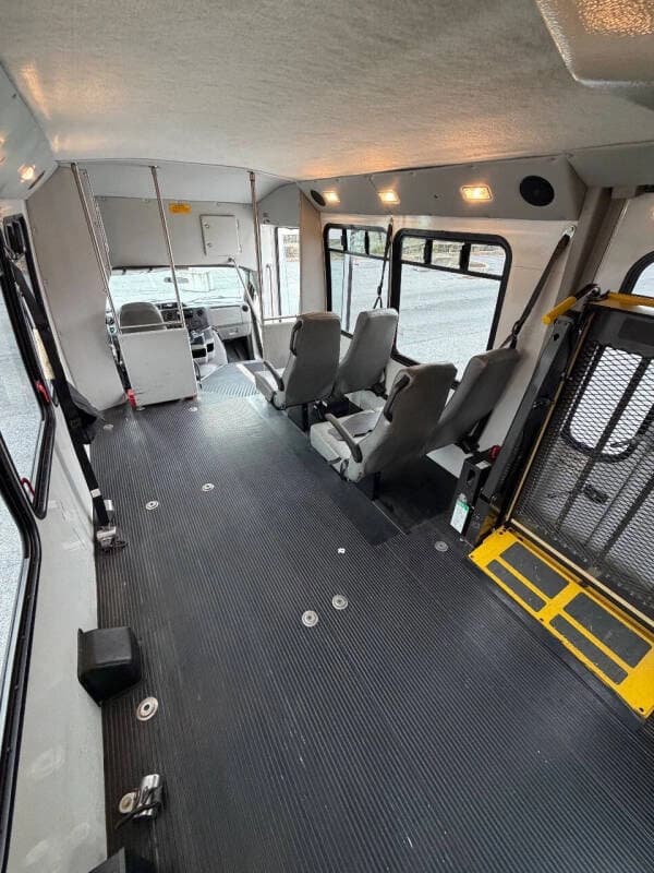 2012 Ford E350 ADA Shuttle Bus - Image 15
