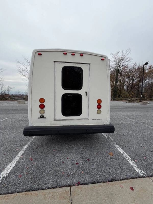 2012 Ford E350 ADA Shuttle Bus - Image 6