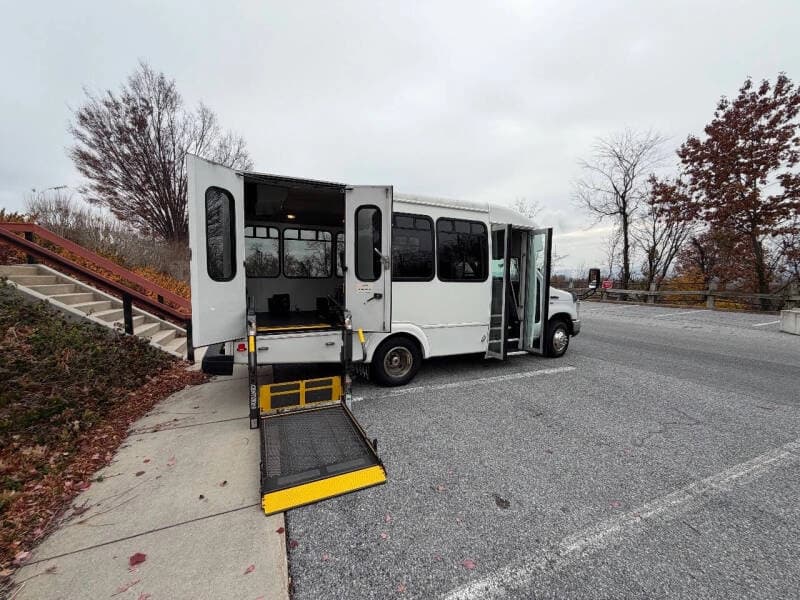 2012 Ford E350 ADA Shuttle Bus - Image 7