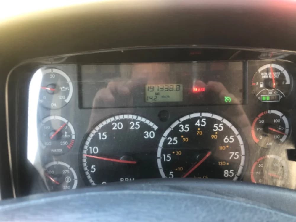 2012 Freight liners M2 - Image 4