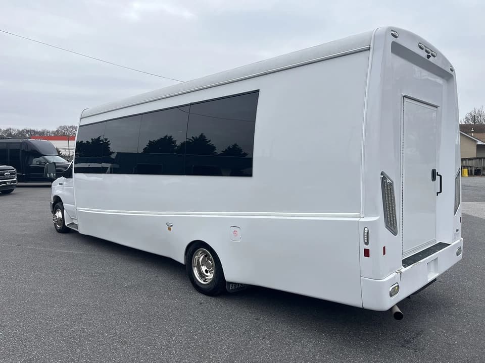 2019 Ford E450 Berkshire Shuttle Bus - Image 2