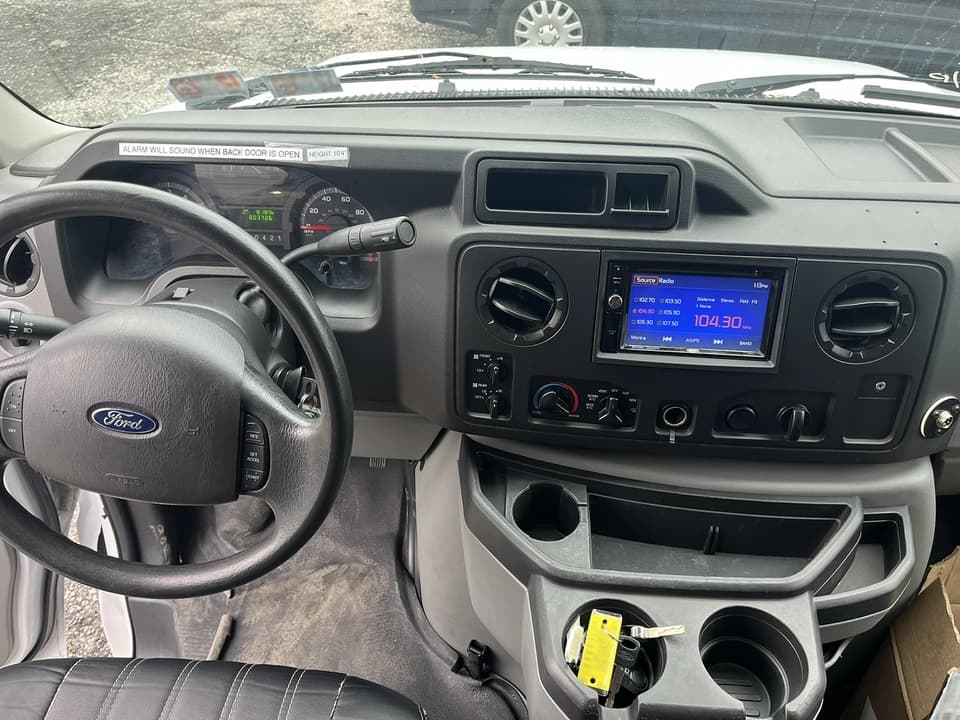 2019 Ford E450 Berkshire Shuttle Bus - Image 6