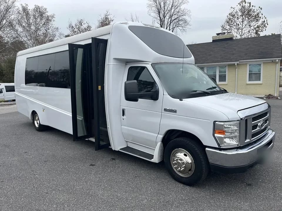 2019 Ford E450 bus