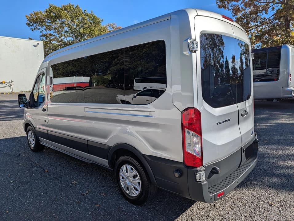 2015 Ford Transit 350 XLT Passenger Van - Image 11