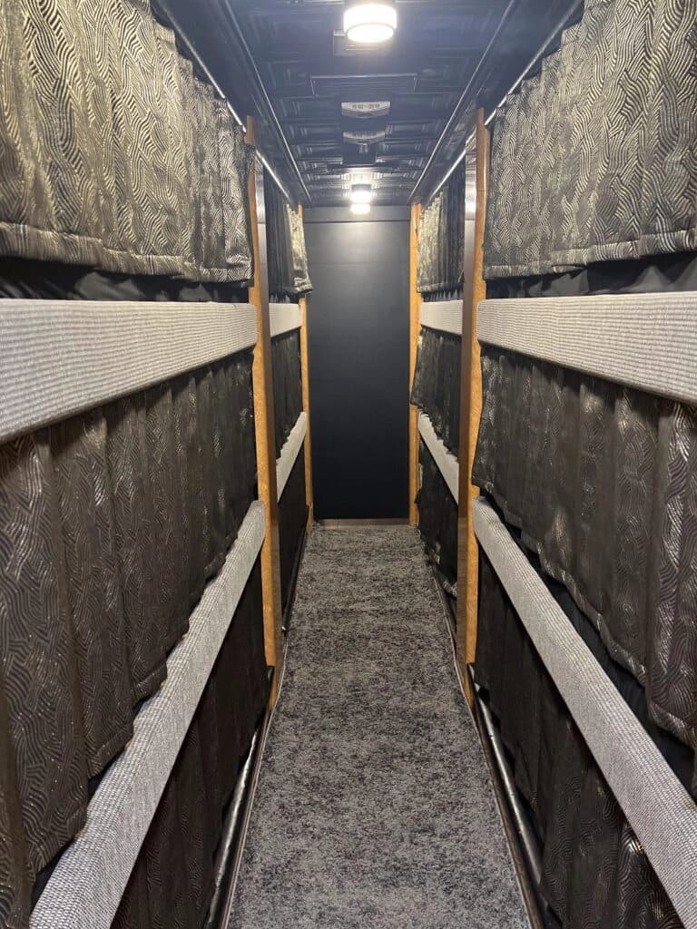 2003 Prevost XLII Motorhome - Image 7