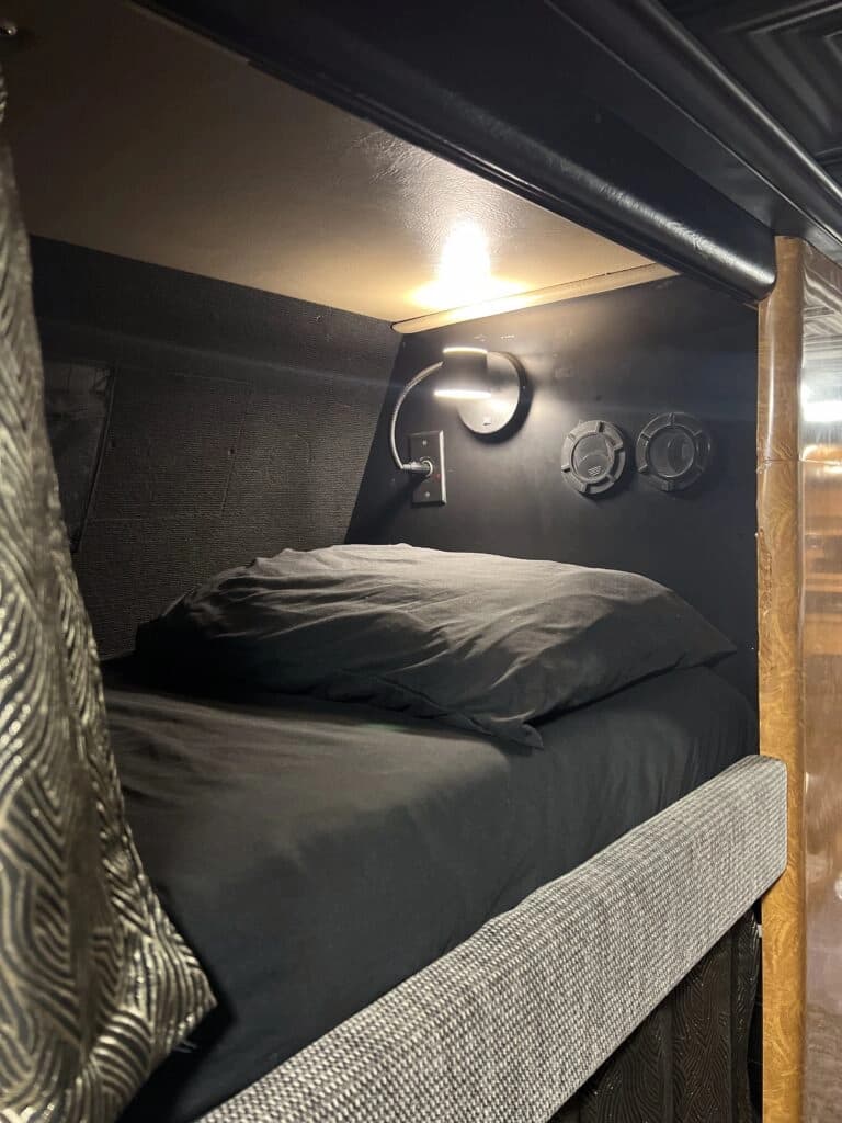 2003 Prevost XLII Motorhome - Image 8