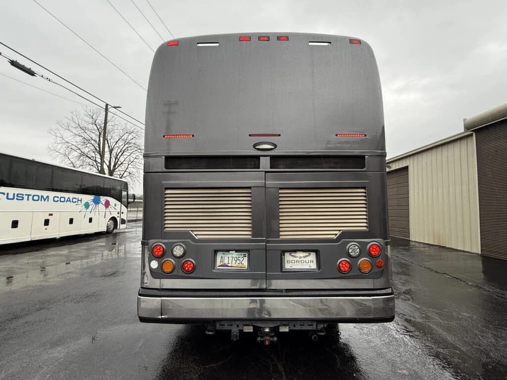 2004 Prevost XLII Motorhome - Image 4