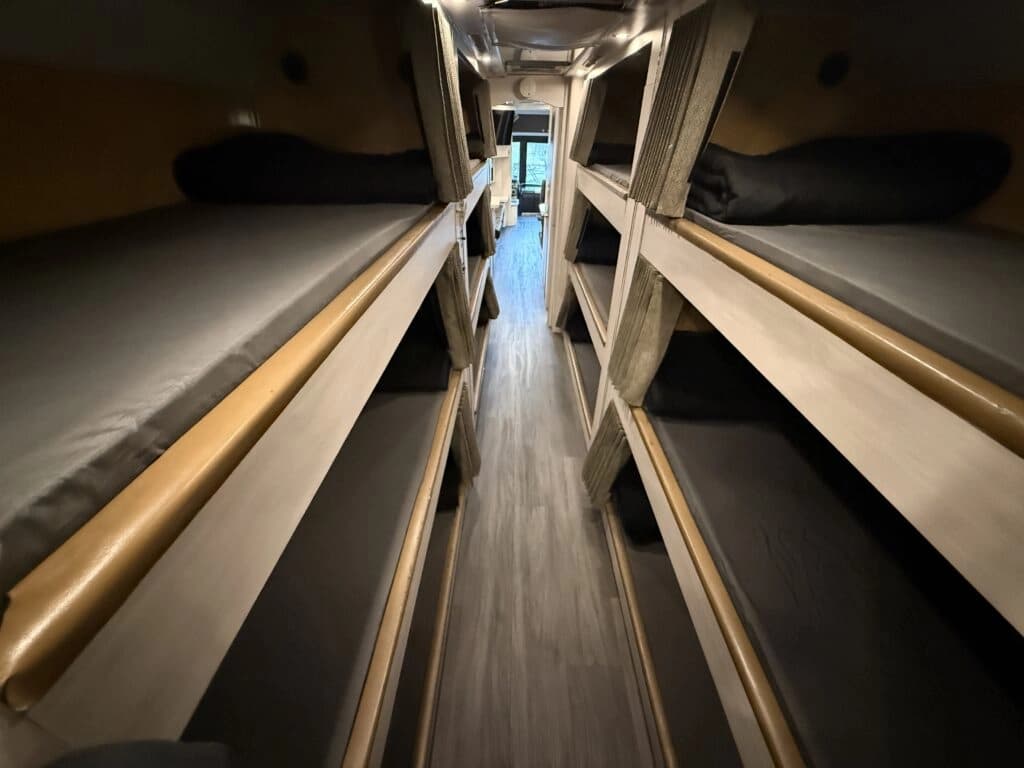 2004 Prevost XLII Motorhome - Image 21