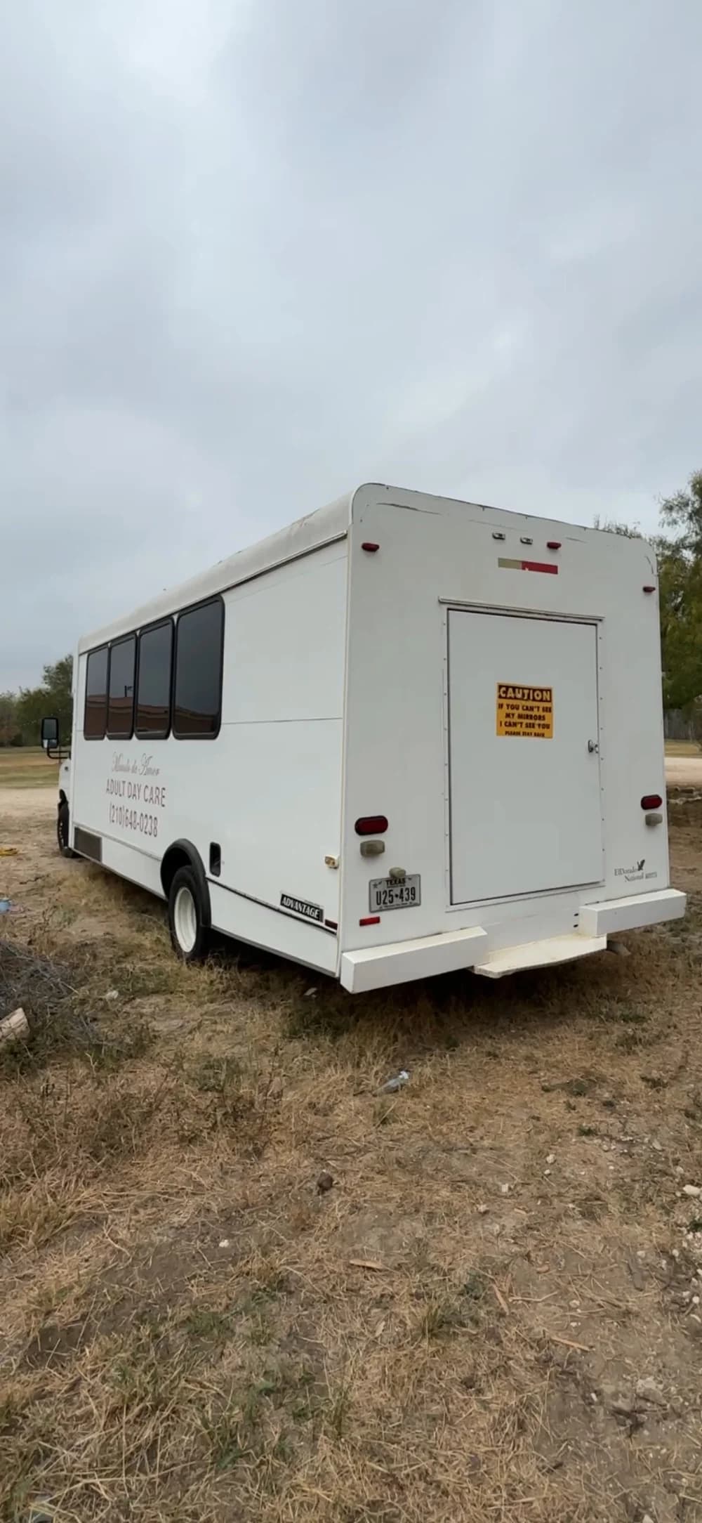 2015 Ford E450 - Image 6