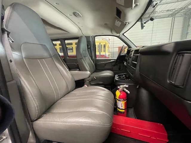 2014 GMC Savana School Van - Image 5