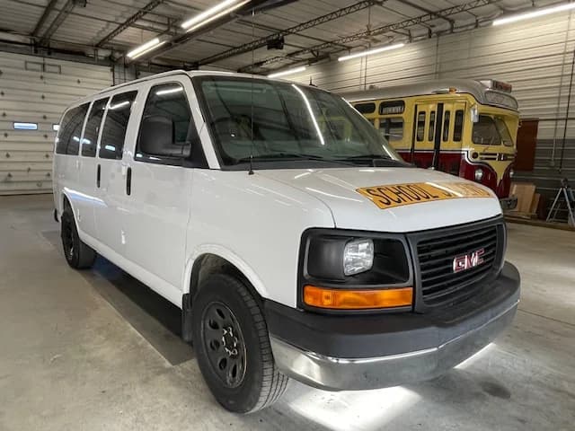 2014 GMC Savana School Van - Image 16