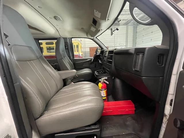 2014 GMC Savana School Van - Image 6