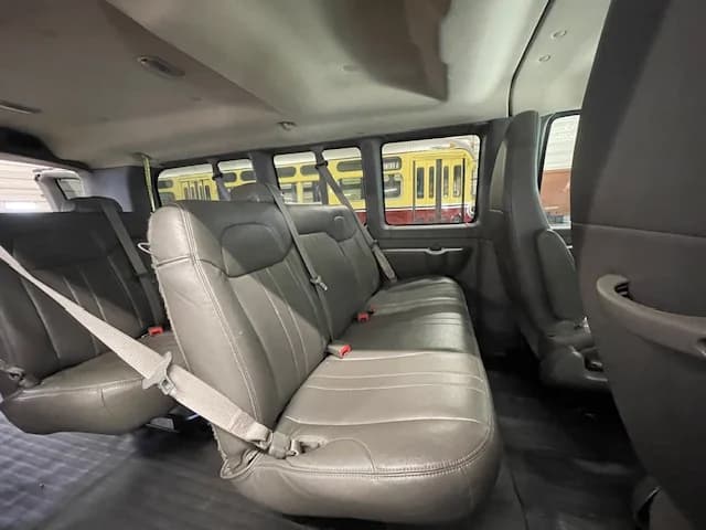 2014 GMC Savana School Van - Image 7