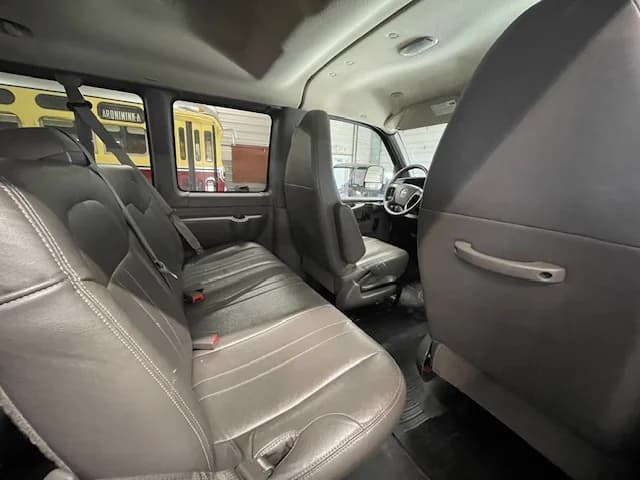 2014 GMC Savana School Van - Image 8