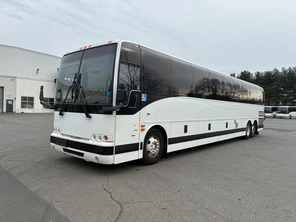 2016 PREVOST X3-45 WCL - Image 2