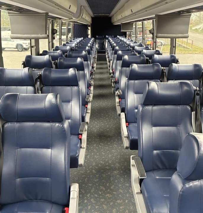 2016 PREVOST X3-45 WCL - Image 9