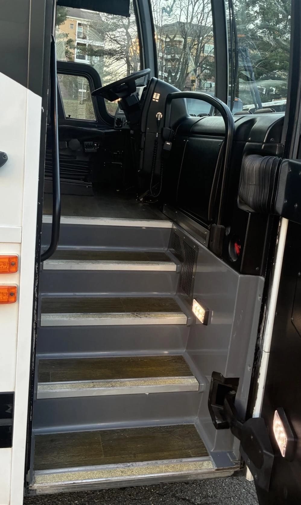 2020 PREVOST X3-45 WCL - Image 6