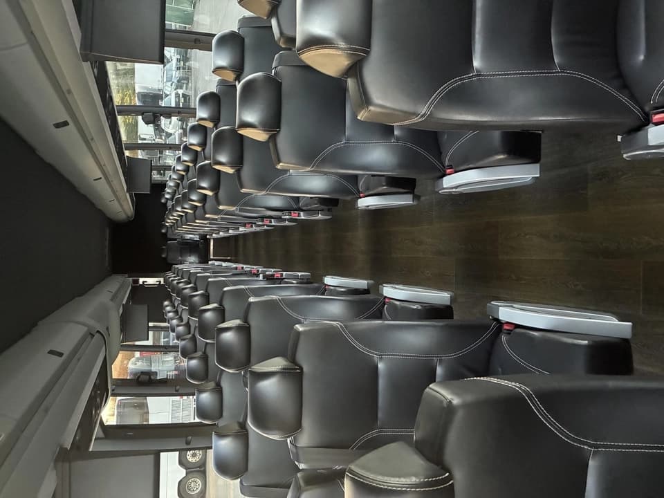 2020 PREVOST X3-45 WCL - Image 9