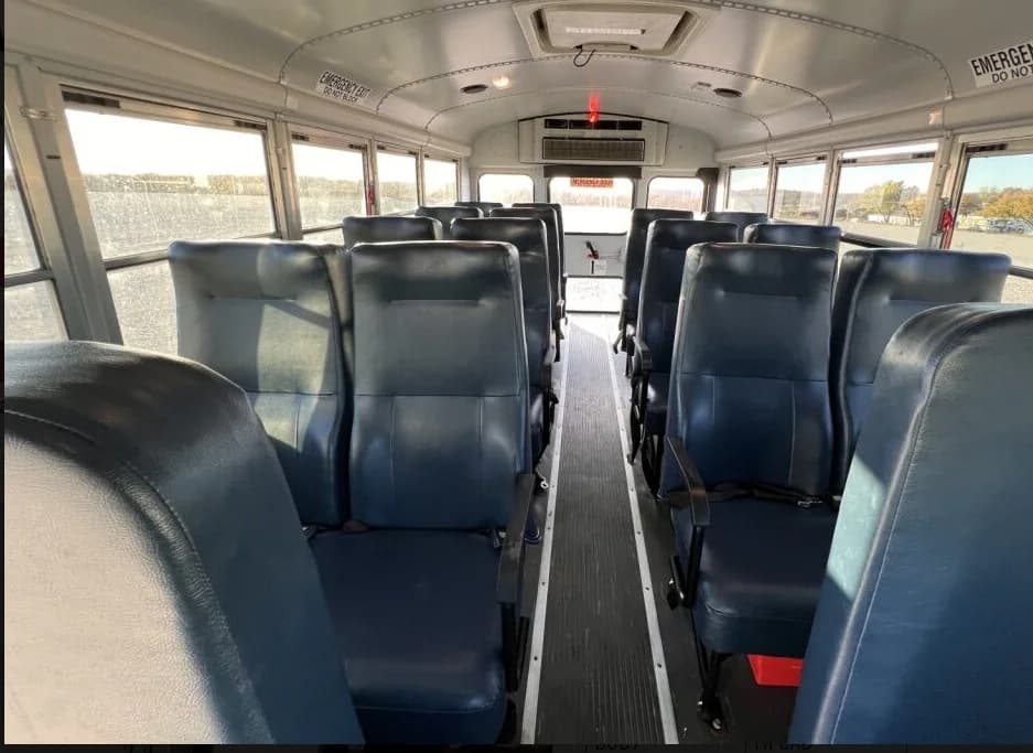 2016 Chevrolet Thomas 14P MFSAB - Image 2