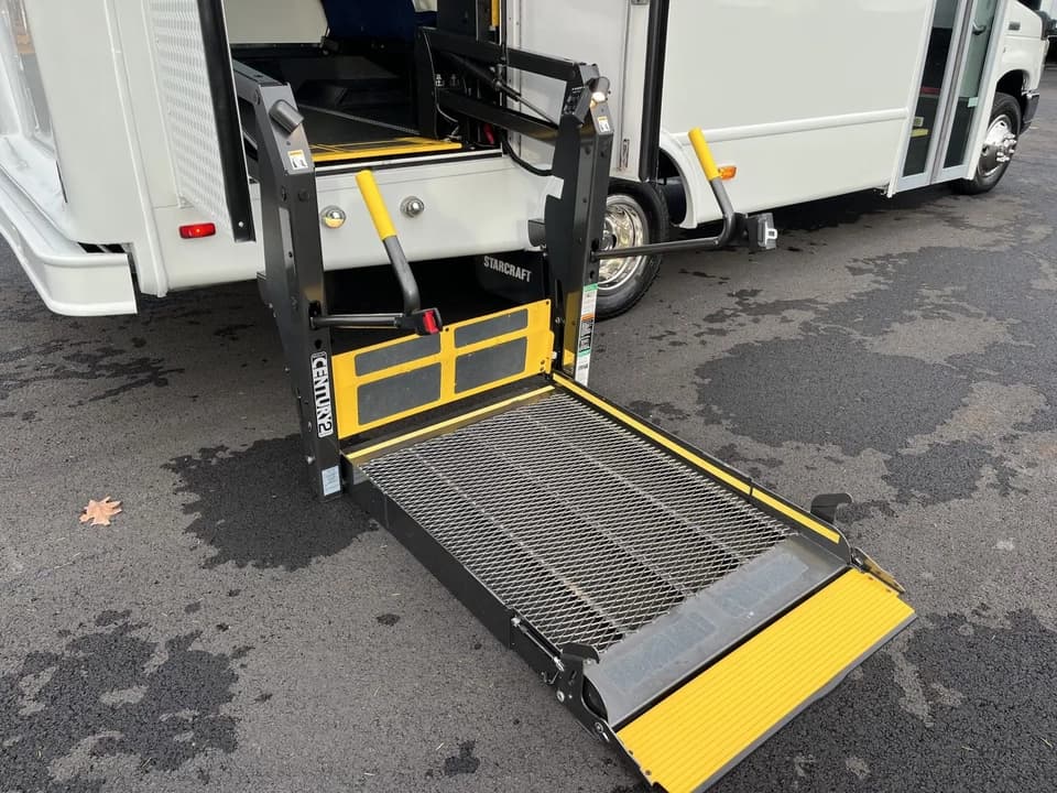 2012 Starcraft Allstar - Image 10