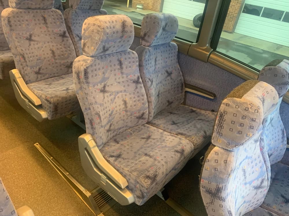 2007 MCI J4500 Coach - Image 12