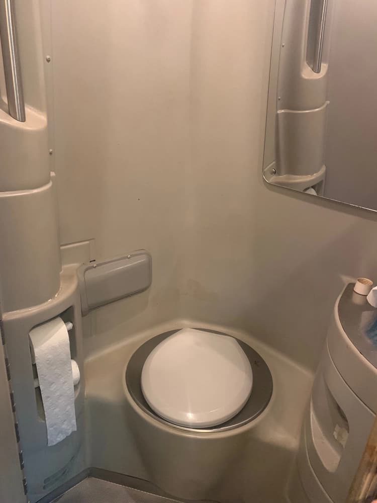 2007 MCI J4500 Coach - Image 14