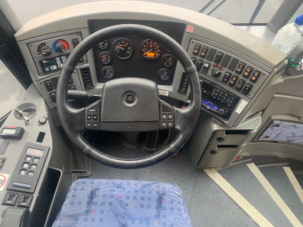 2007 MCI J4500 Coach - Image 10