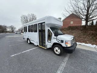 2018 Ford E-350 bus