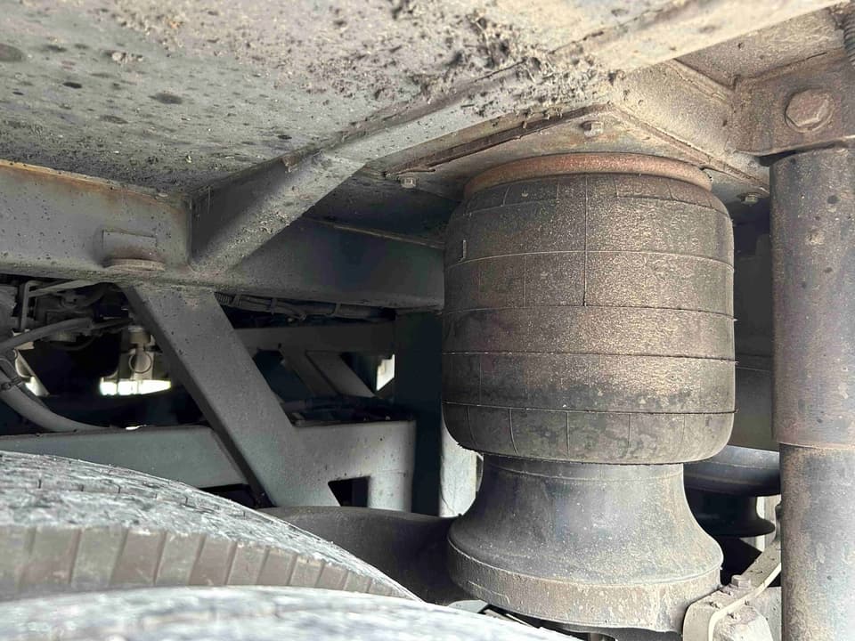 2015 MCI J4500 Coach - Image 12