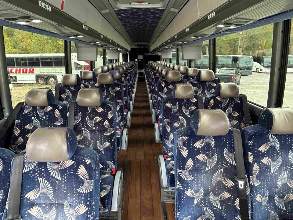 2015 MCI J4500 Coach - Image 21