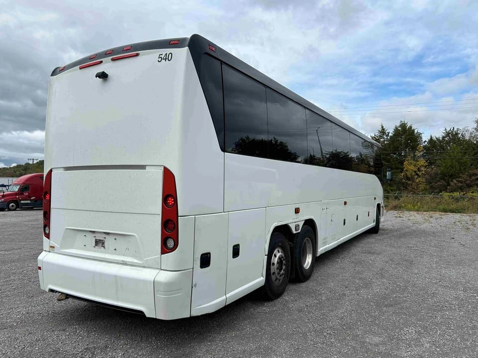 2015 MCI J4500 Coach - Image 5