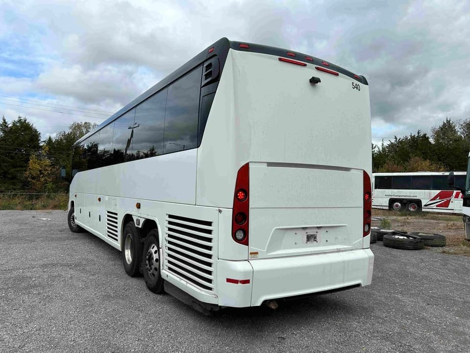 2015 MCI J4500 Coach - Image 6
