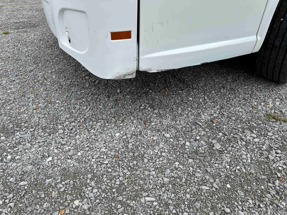 2015 MCI J4500 Coach - Image 8