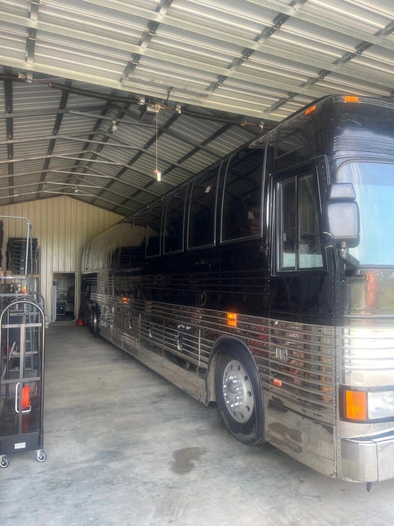 1994 Prevost Le Mirage 12 Bunk Entertainer - Image 4