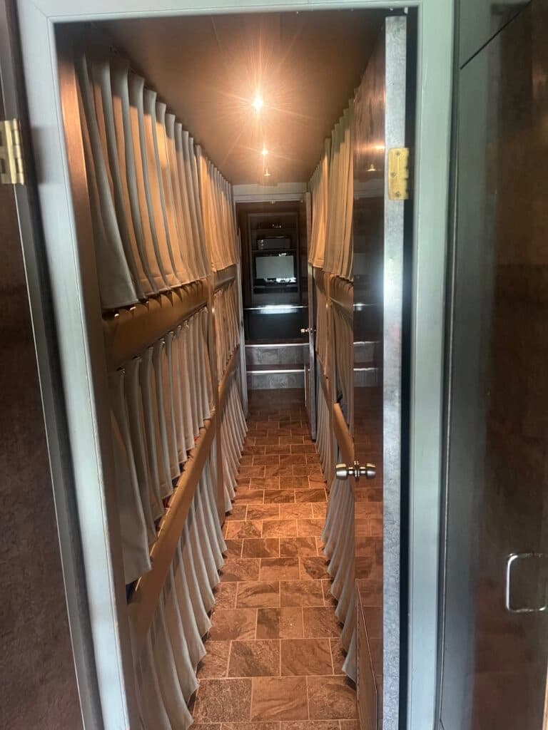 1994 Prevost Le Mirage 12 Bunk Entertainer - Image 8
